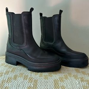 Sam Edelman Lulia platform Chelsea boots